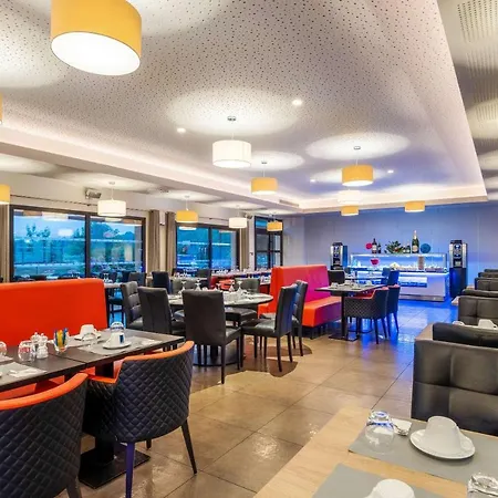 מלון Brit Privilege