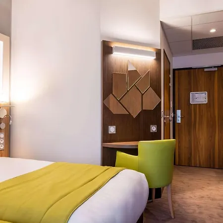 Brit Privilege מלון