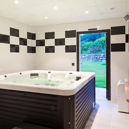 Brit Privilege מלון פיג'אק