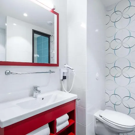 Brit Privilege מלון