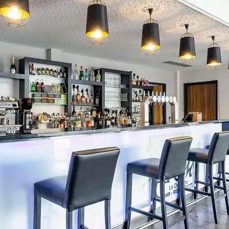 Brit Privilege מלון