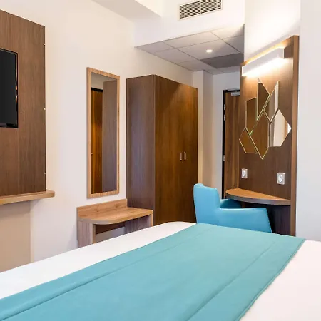 מלון Brit Privilege