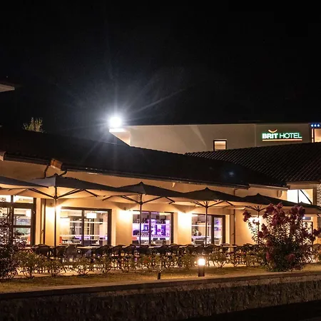 מלון Brit Privilege