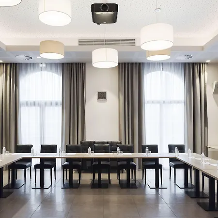 Brit Privilege מלון 3*